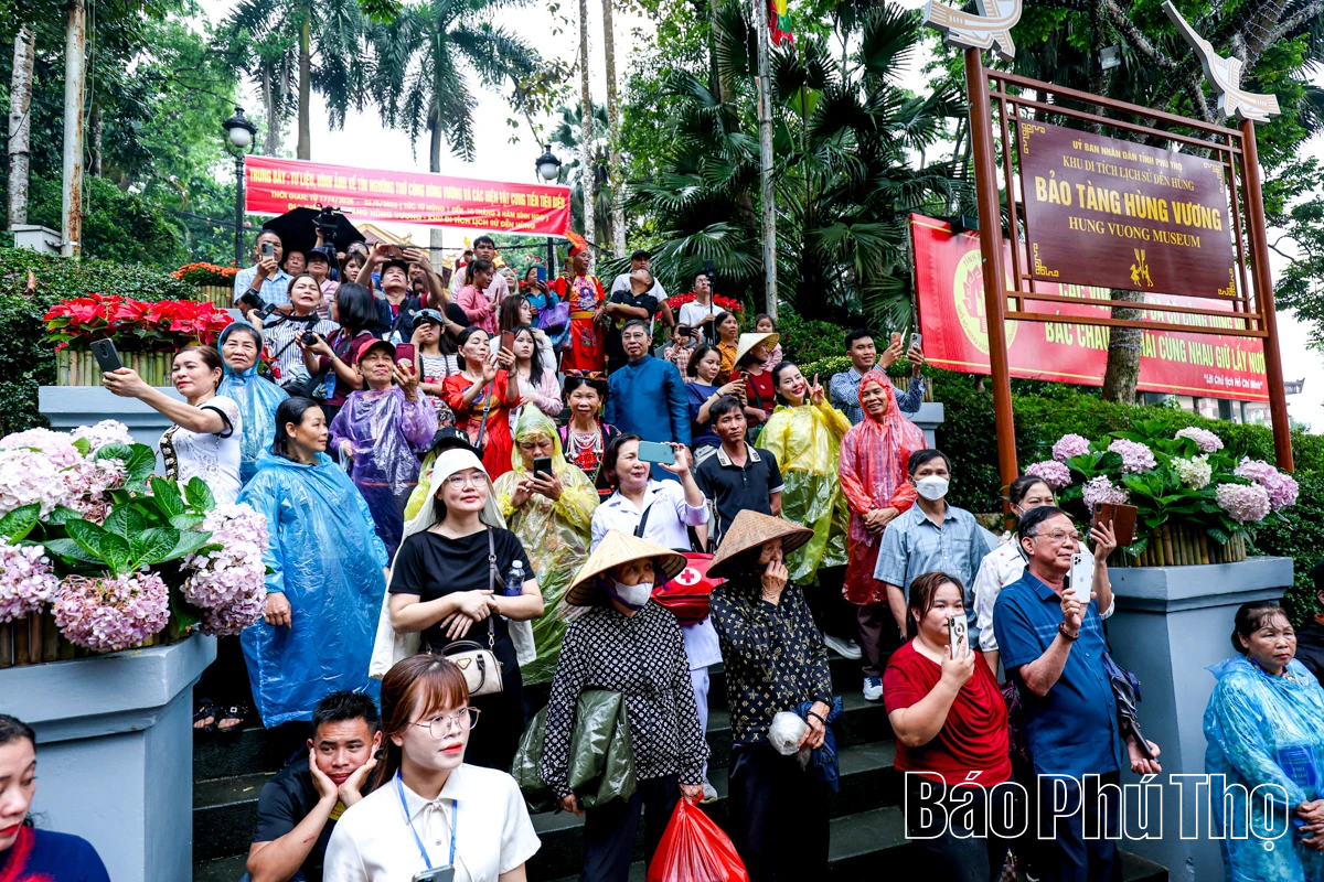 Nghi lễ rước kiệu - Biểu tượng thiêng liêng của lòng tri ân Tổ tiên