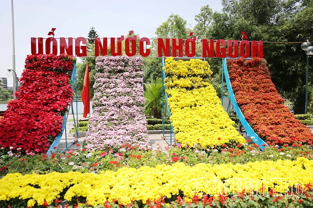 Tưng bừng cờ hoa chào mừng các ngày lễ 30/4 và 1/5