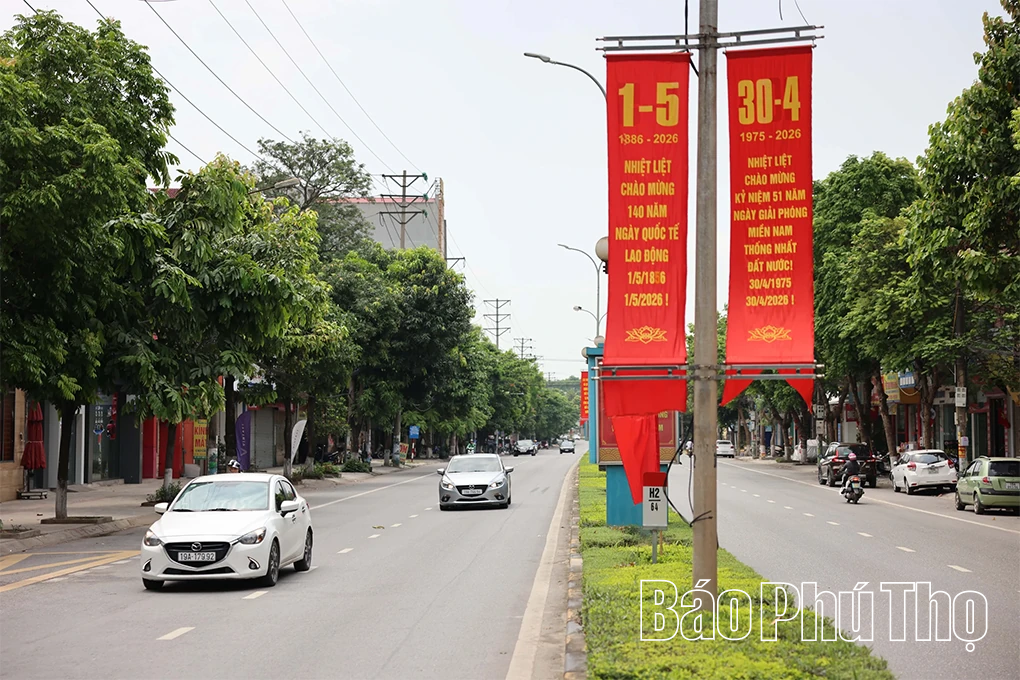 Tưng bừng cờ hoa chào mừng các ngày lễ 30/4 và 1/5