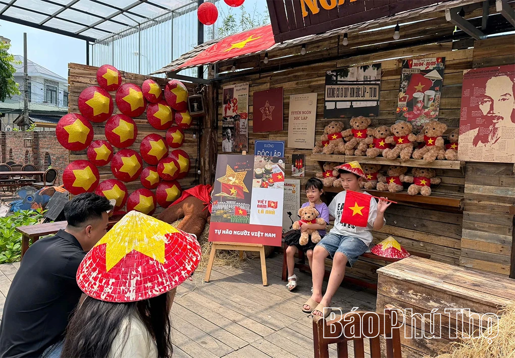 Tưng bừng cờ hoa chào mừng các ngày lễ 30/4 và 1/5