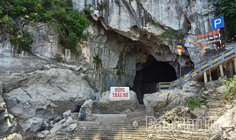 Linh thiêng Đền Chúa Thác Bờ