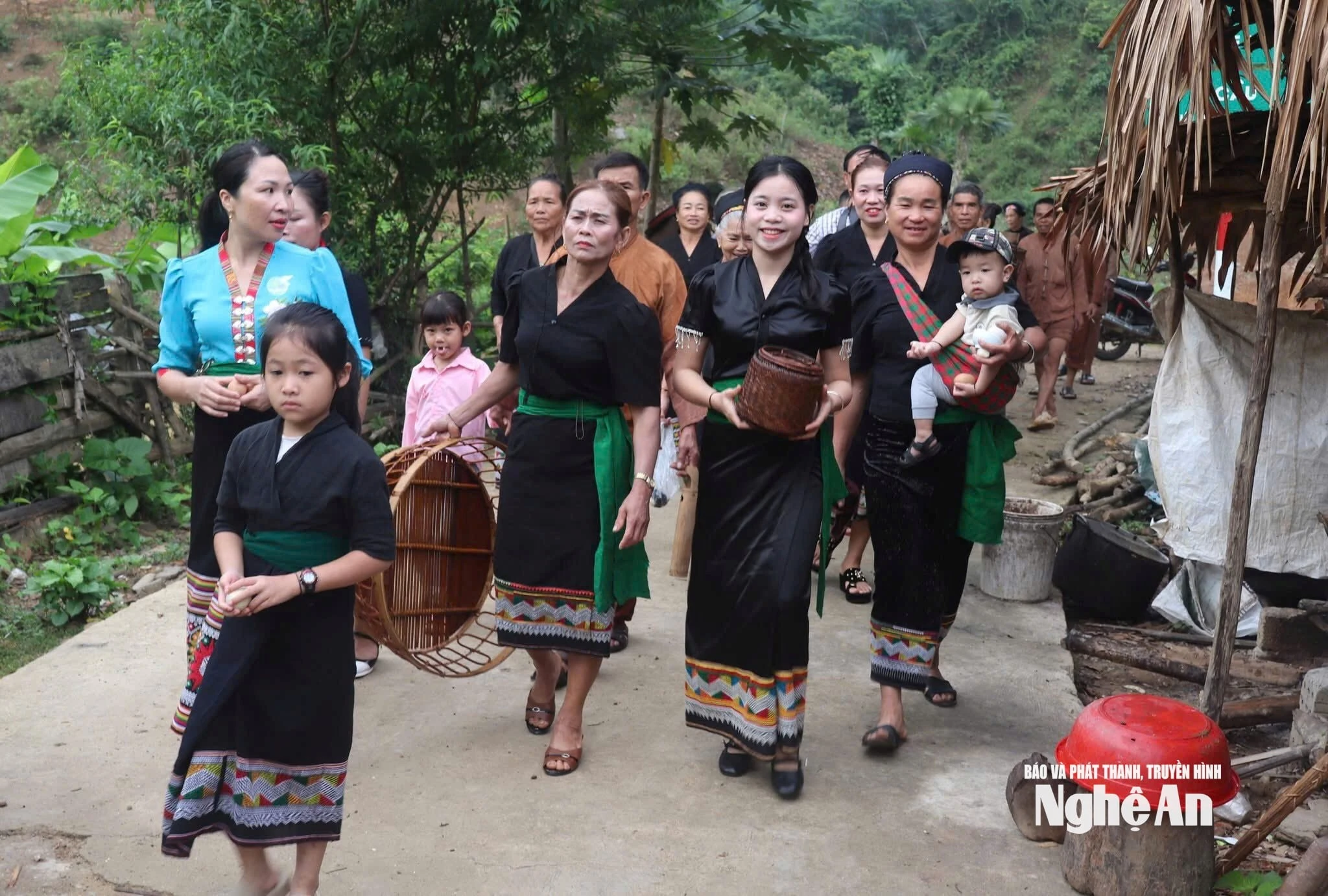 Tự hào là người Ơ Đu - dân tộc ít người nhất Việt Nam