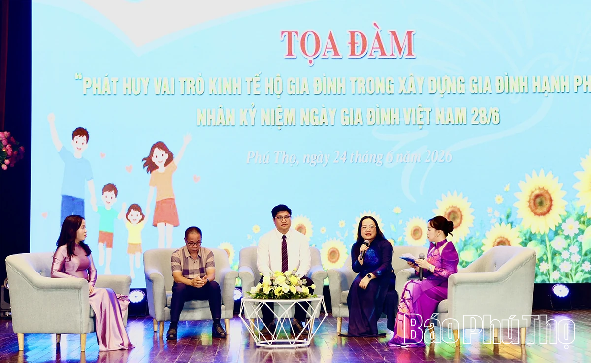 Biểu dương 20 gia đình tiêu biểu trong xây dựng gia đình hạnh phúc, làm kinh tế giỏi