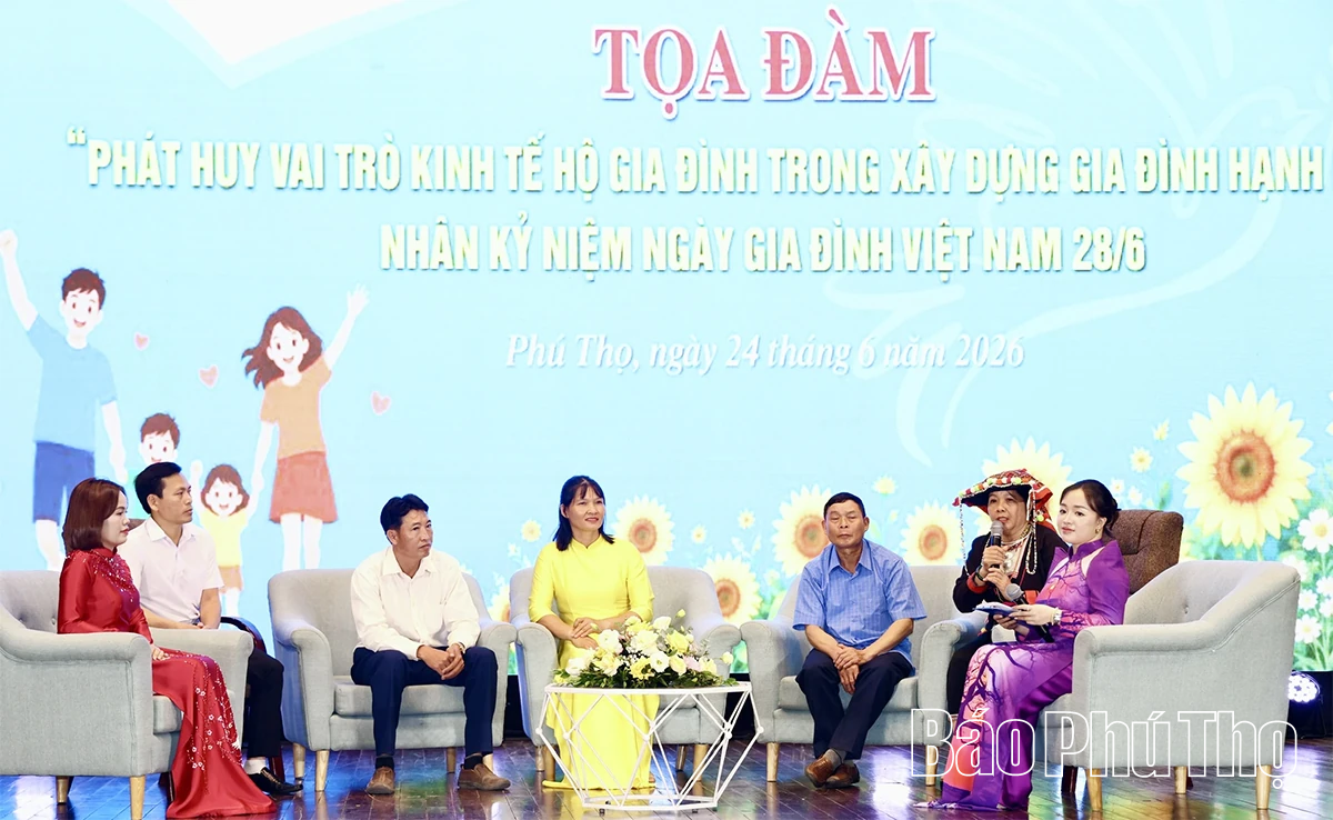 Biểu dương 20 gia đình tiêu biểu trong xây dựng gia đình hạnh phúc, làm kinh tế giỏi