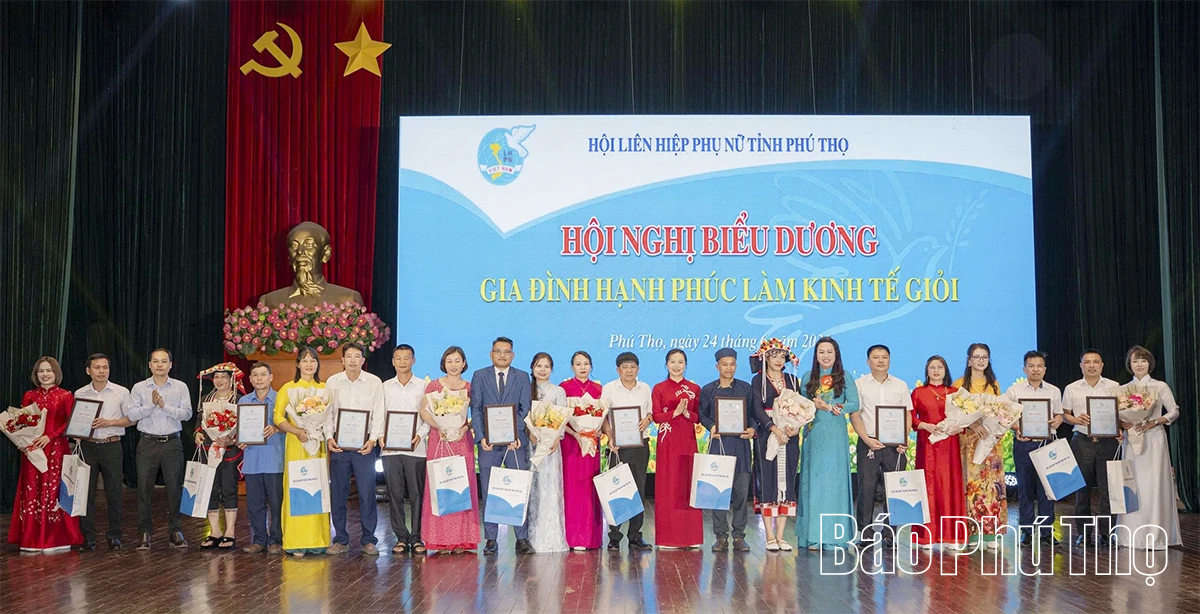 Biểu dương 20 gia đình tiêu biểu trong xây dựng gia đình hạnh phúc, làm kinh tế giỏi